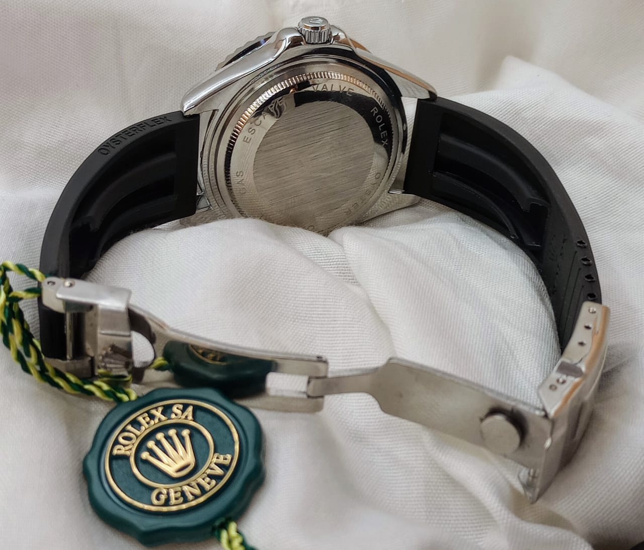 Most Selling Yacht Master Men's Watch - Free Black Aura Watch